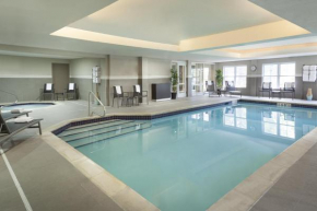 Отель Cambridge Suites Mississauga  Миссиссага